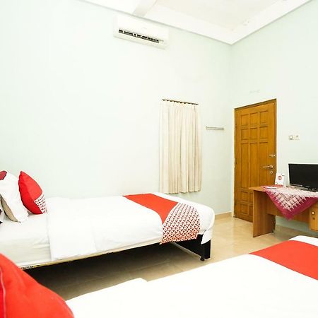 Kartika Syariah Homestay By Stayku Σουραμπάγια Εξωτερικό φωτογραφία