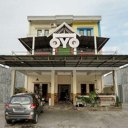Kartika Syariah Homestay By Stayku Σουραμπάγια Εξωτερικό φωτογραφία
