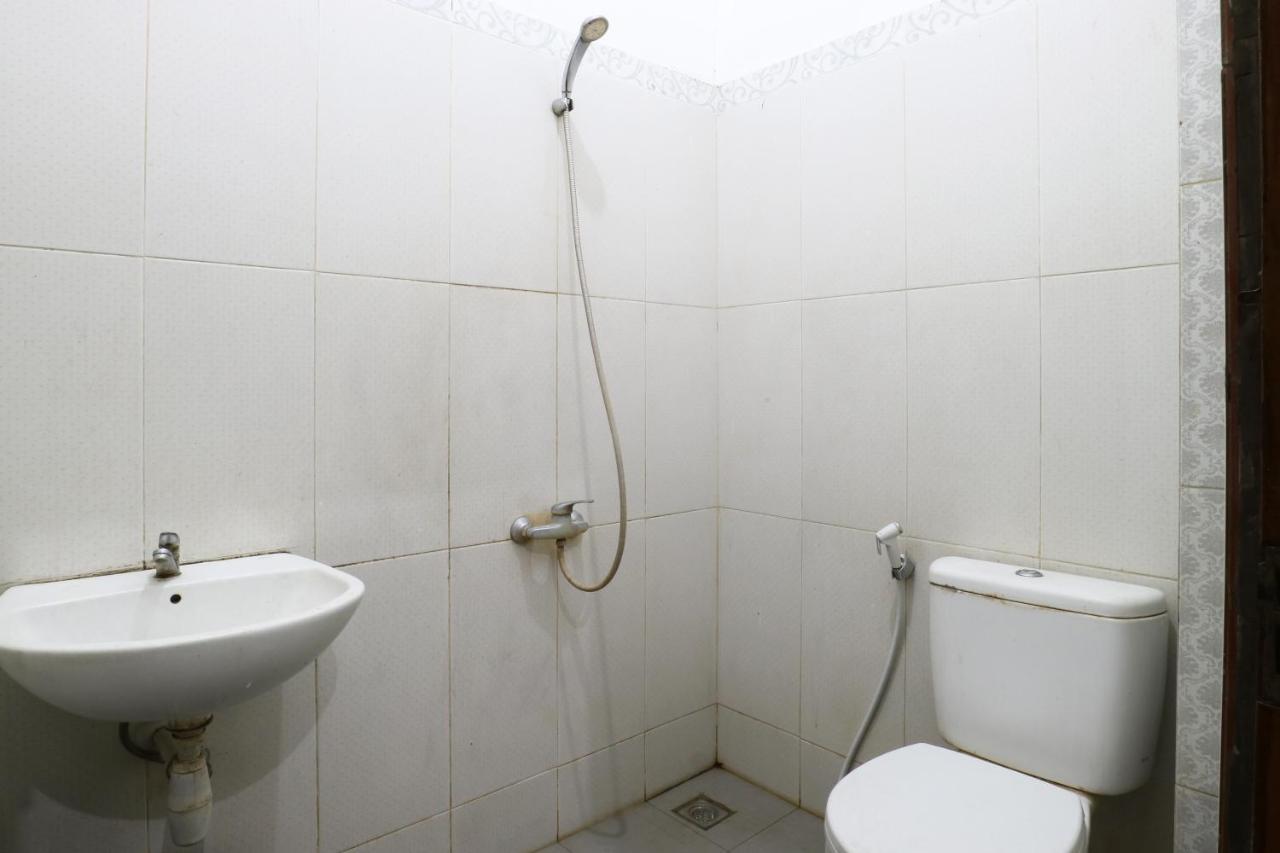 Kartika Syariah Homestay By Stayku Σουραμπάγια Εξωτερικό φωτογραφία