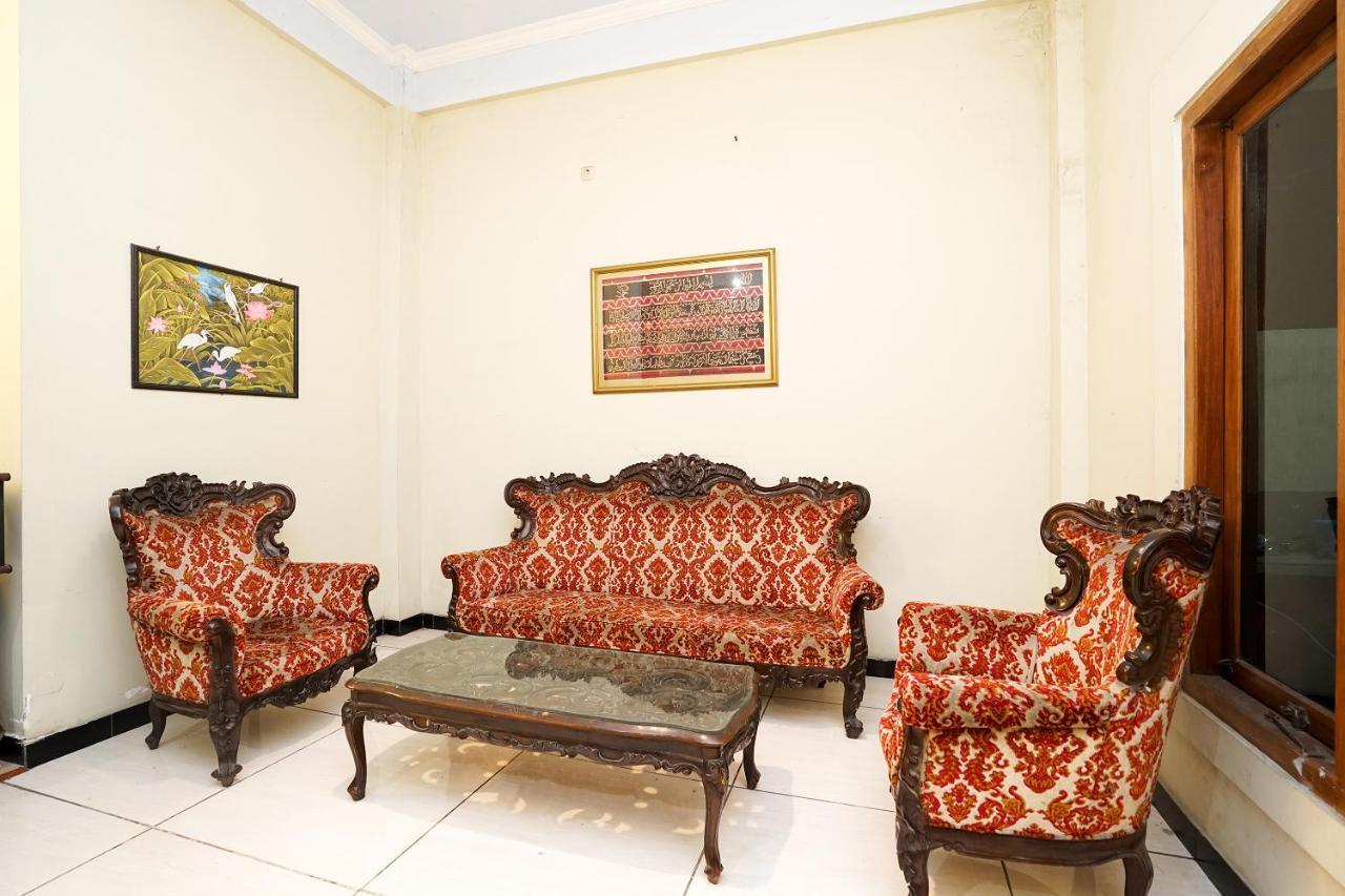 Kartika Syariah Homestay By Stayku Σουραμπάγια Εξωτερικό φωτογραφία