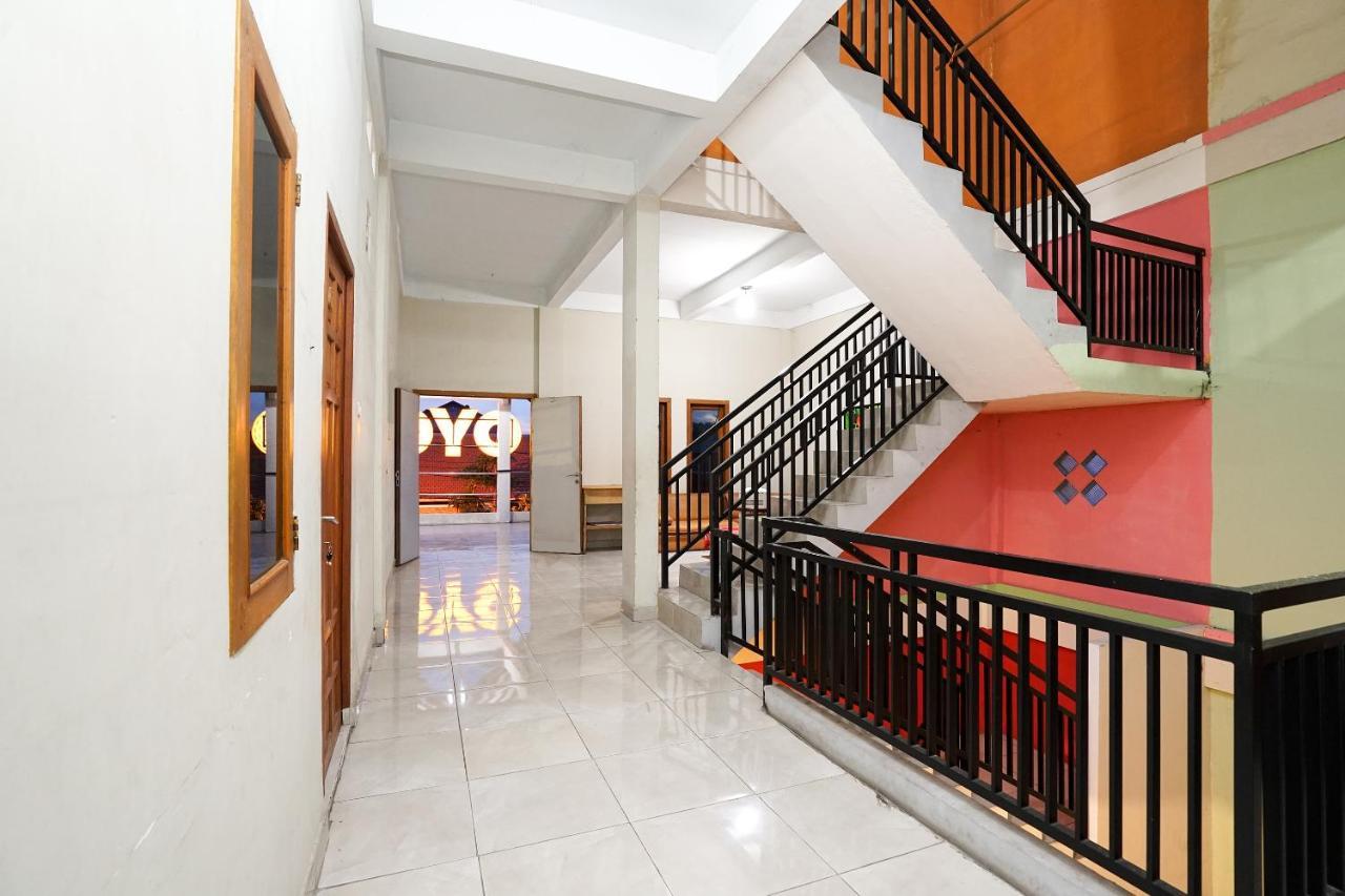 Kartika Syariah Homestay By Stayku Σουραμπάγια Εξωτερικό φωτογραφία