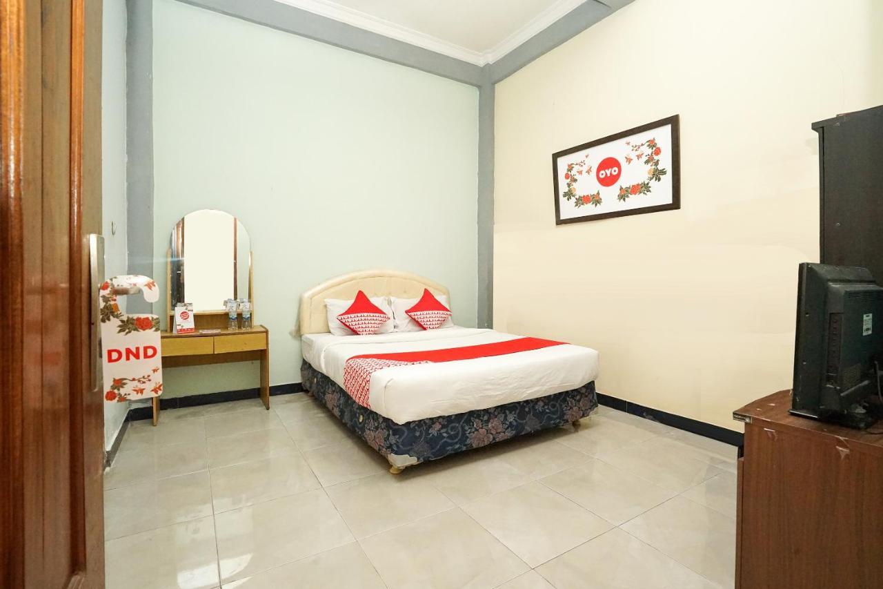 Kartika Syariah Homestay By Stayku Σουραμπάγια Εξωτερικό φωτογραφία