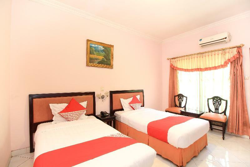 Kartika Syariah Homestay By Stayku Σουραμπάγια Εξωτερικό φωτογραφία